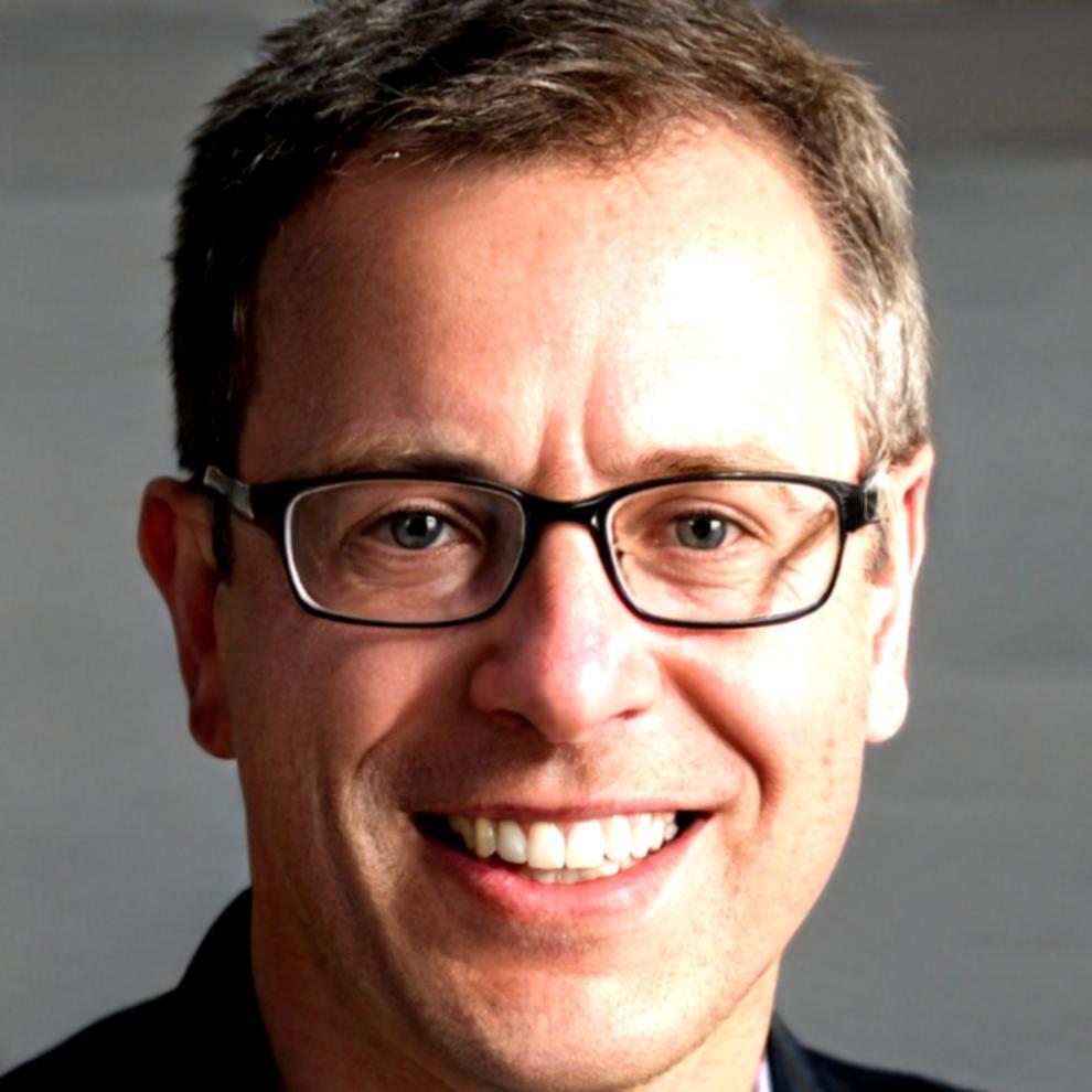 Retrato de Gorka Mendizabal, instructor de finanzas empresariales